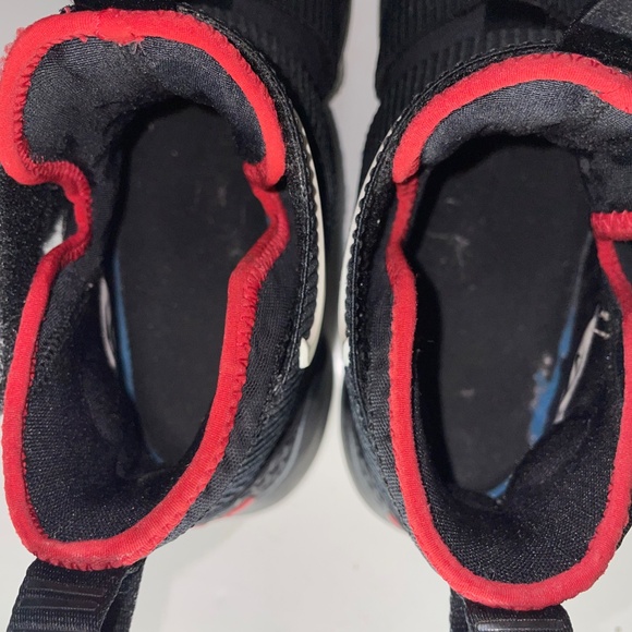 LeBron James 11 Solder Bread - Picture 5 of 6